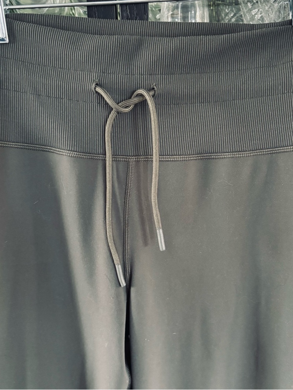 Vuori Daily Jogger Pants w/Drawstring EUC